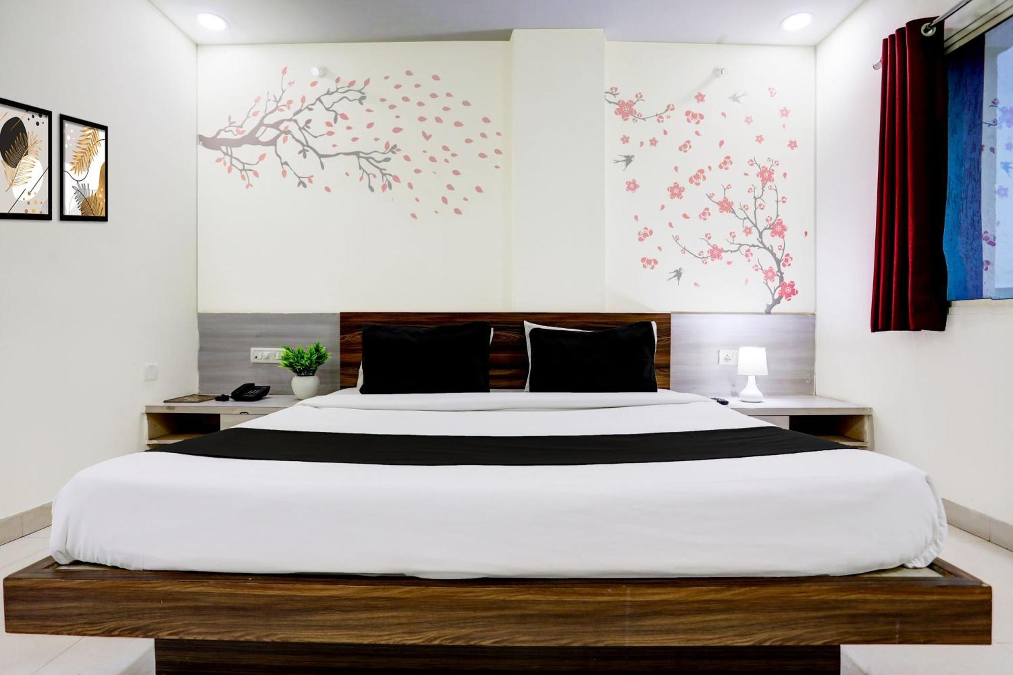 Super Townhouse Hoshangabad Road Near Aashima Mall Samarda Kaliasot Luaran gambar