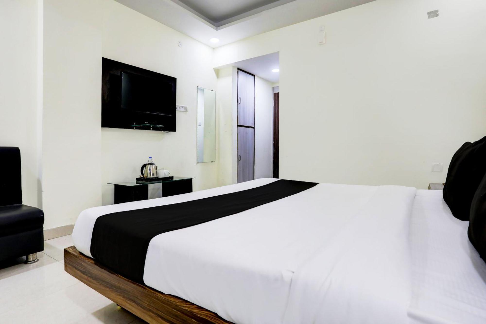 Super Townhouse Hoshangabad Road Near Aashima Mall Samarda Kaliasot Luaran gambar
