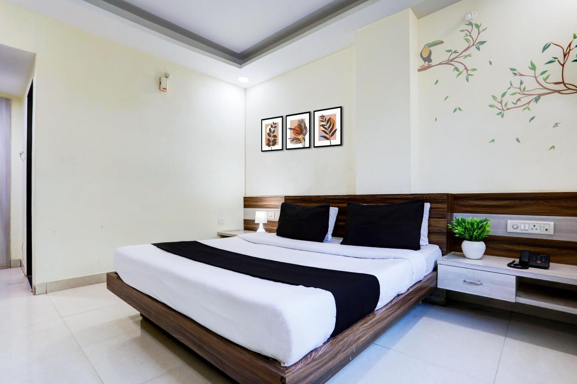 Super Townhouse Hoshangabad Road Near Aashima Mall Samarda Kaliasot Luaran gambar