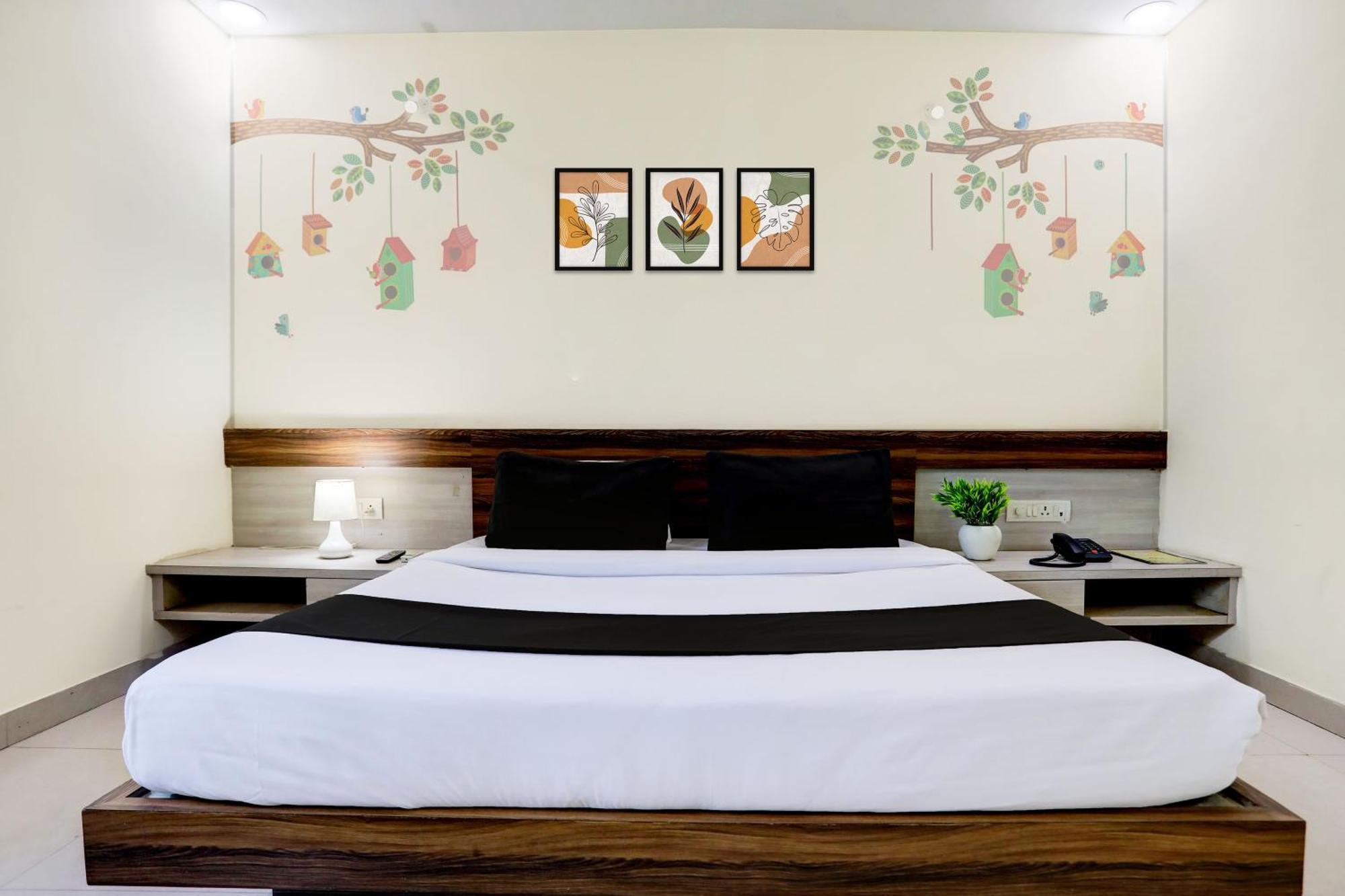 Super Townhouse Hoshangabad Road Near Aashima Mall Samarda Kaliasot Luaran gambar