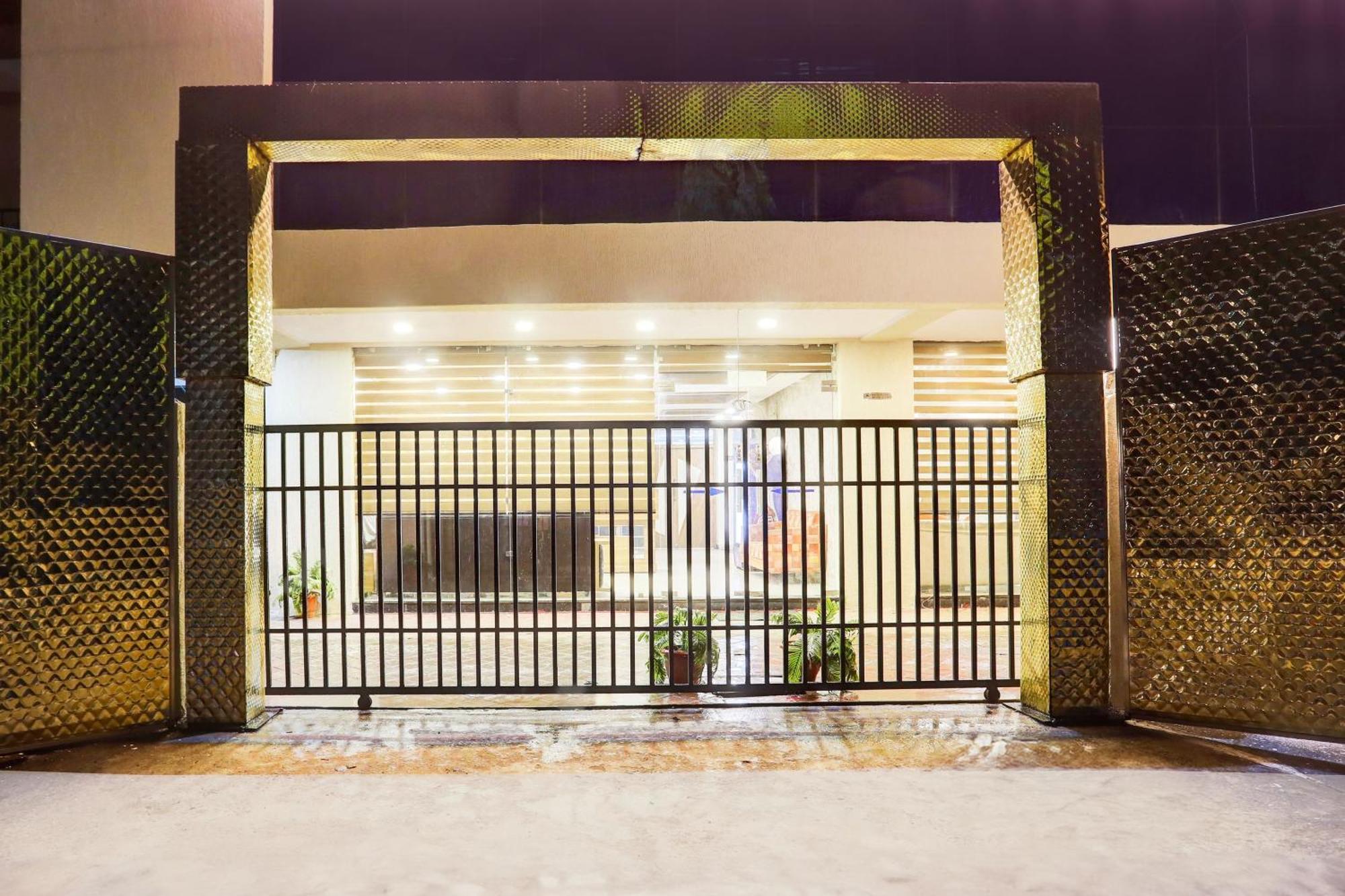 Super Townhouse Hoshangabad Road Near Aashima Mall Samarda Kaliasot Luaran gambar