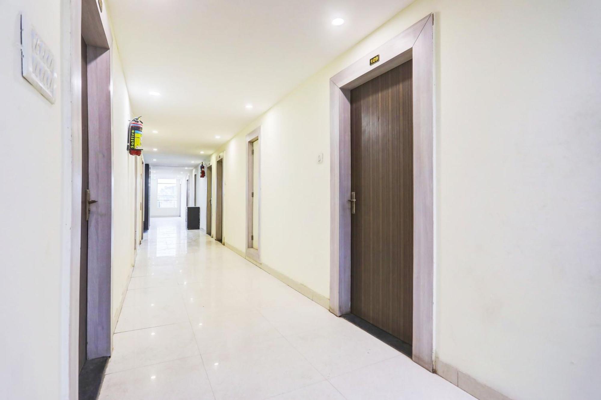 Super Townhouse Hoshangabad Road Near Aashima Mall Samarda Kaliasot Luaran gambar