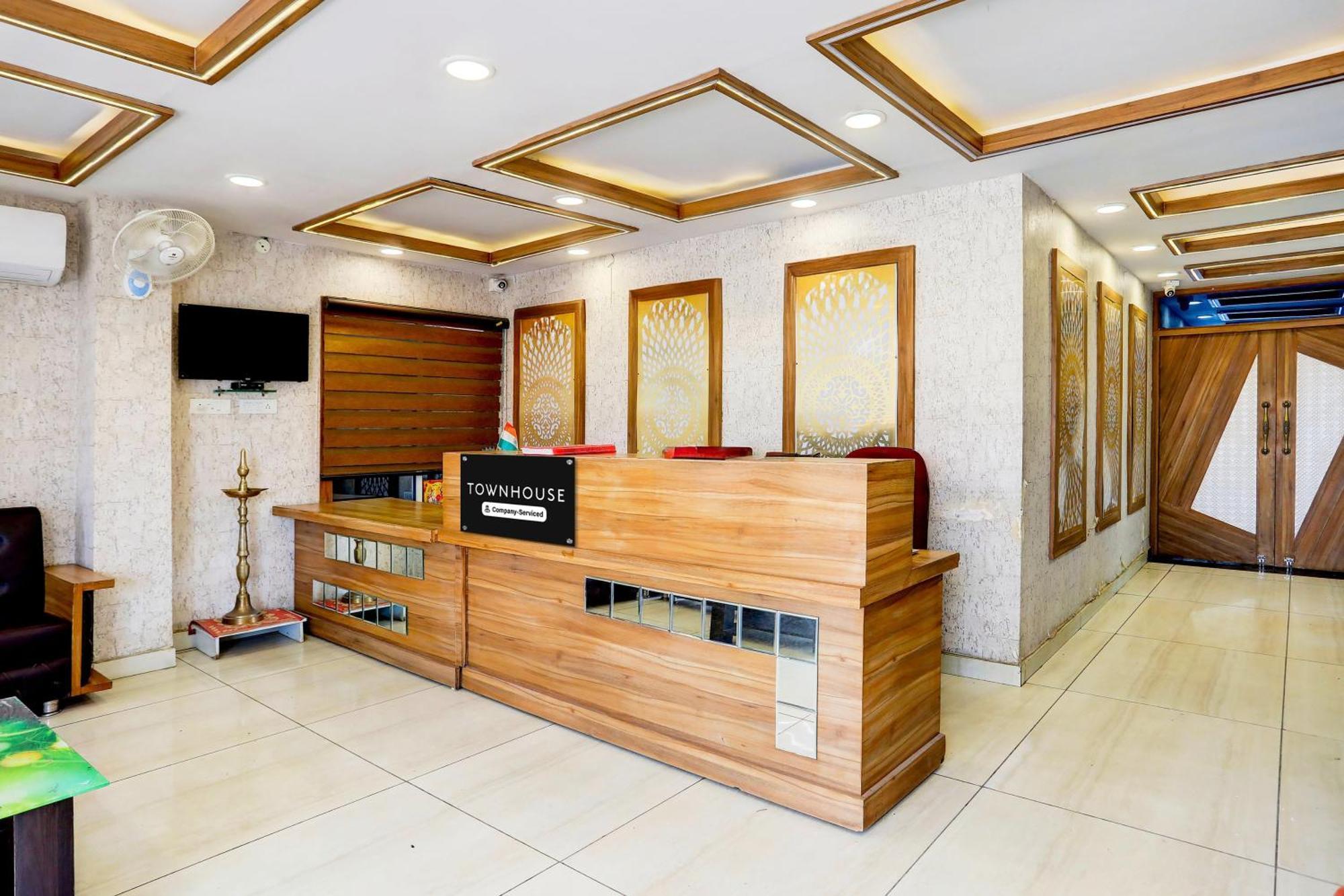 Super Townhouse Hoshangabad Road Near Aashima Mall Samarda Kaliasot Luaran gambar